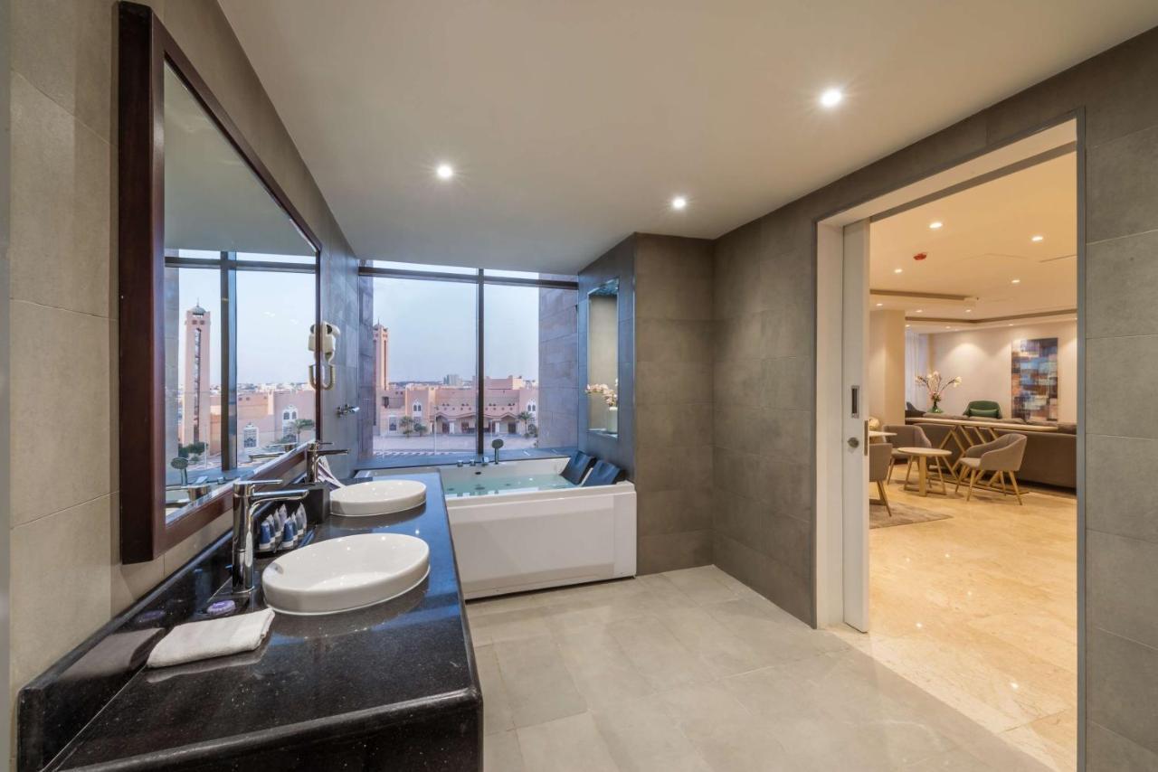 Best Western Plus Al Qurayyat City Center Dış mekan fotoğraf